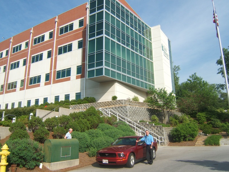 George Wignall outside Oak Ridge National Laboratory